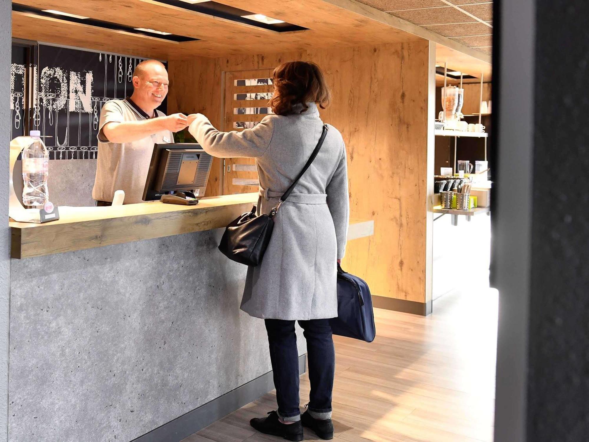 Bretteville-sur-Odon Ibis Budget Caen Porte De Bretagne מראה חיצוני תמונה